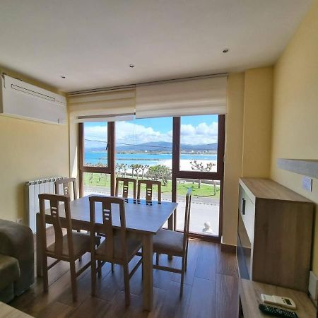 Vivienda de tres dormitorios en primera línea de playa Foz Exterior foto