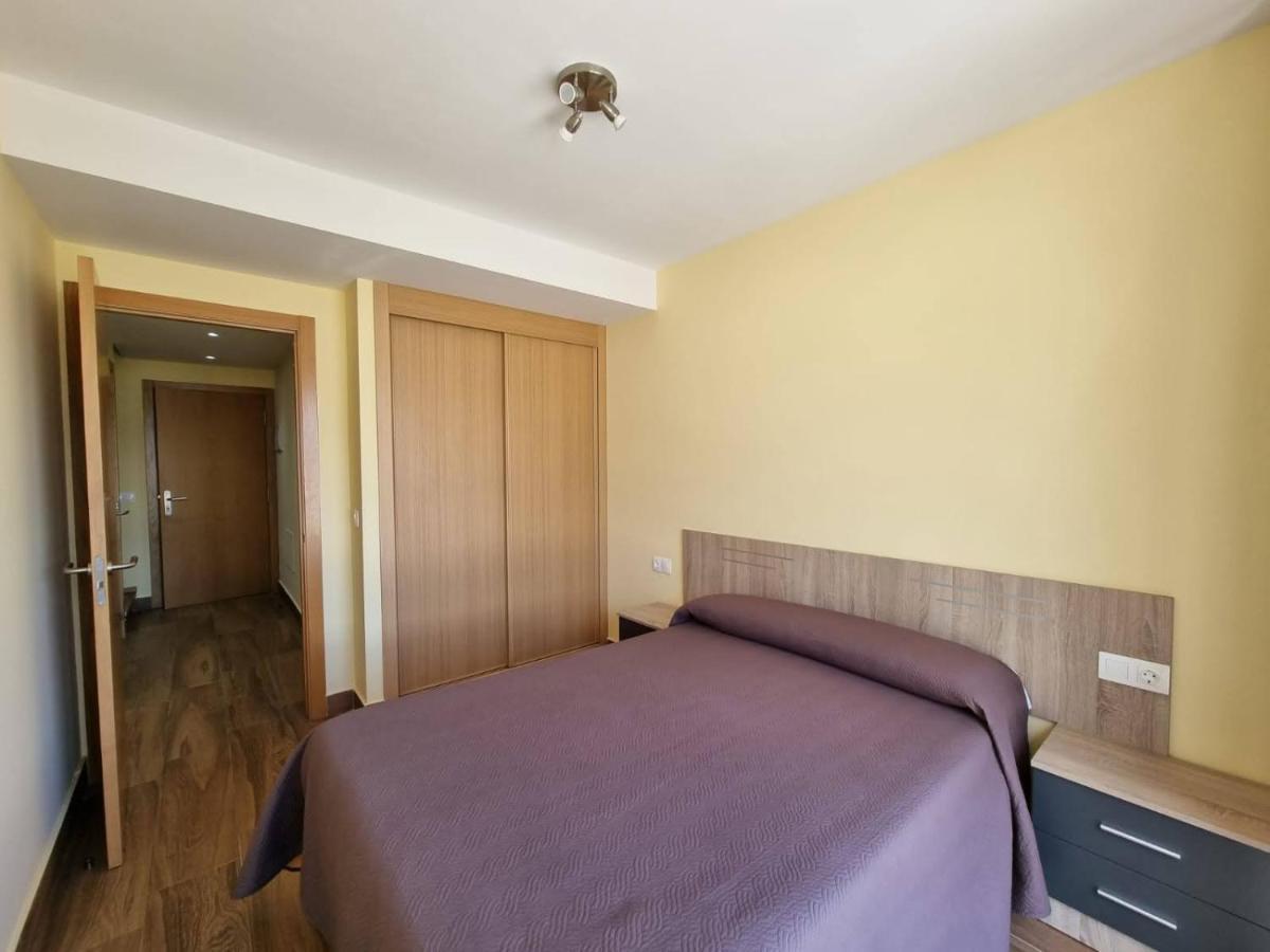 Vivienda de tres dormitorios en primera línea de playa Foz Exterior foto