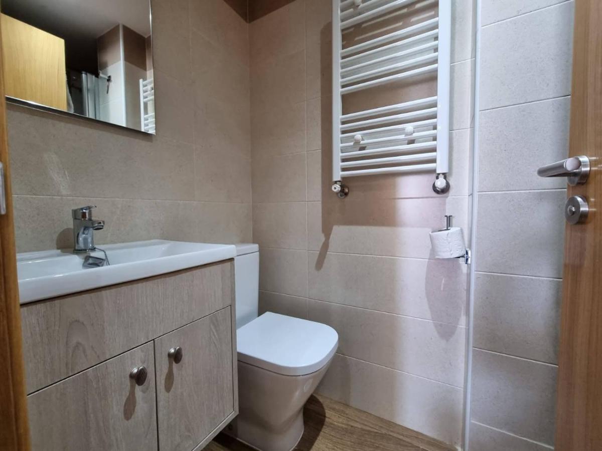 Vivienda de tres dormitorios en primera línea de playa Foz Exterior foto