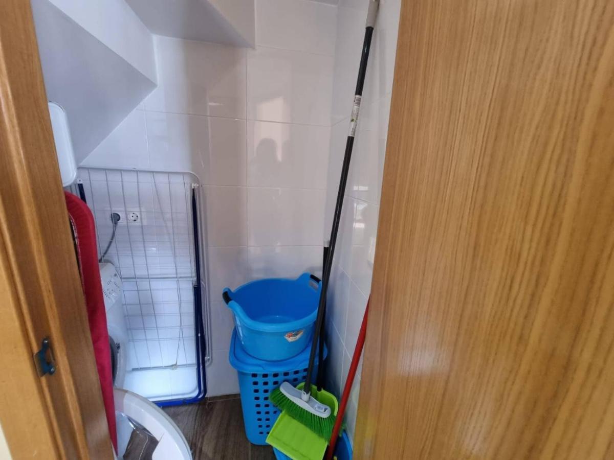 Vivienda de tres dormitorios en primera línea de playa Foz Exterior foto