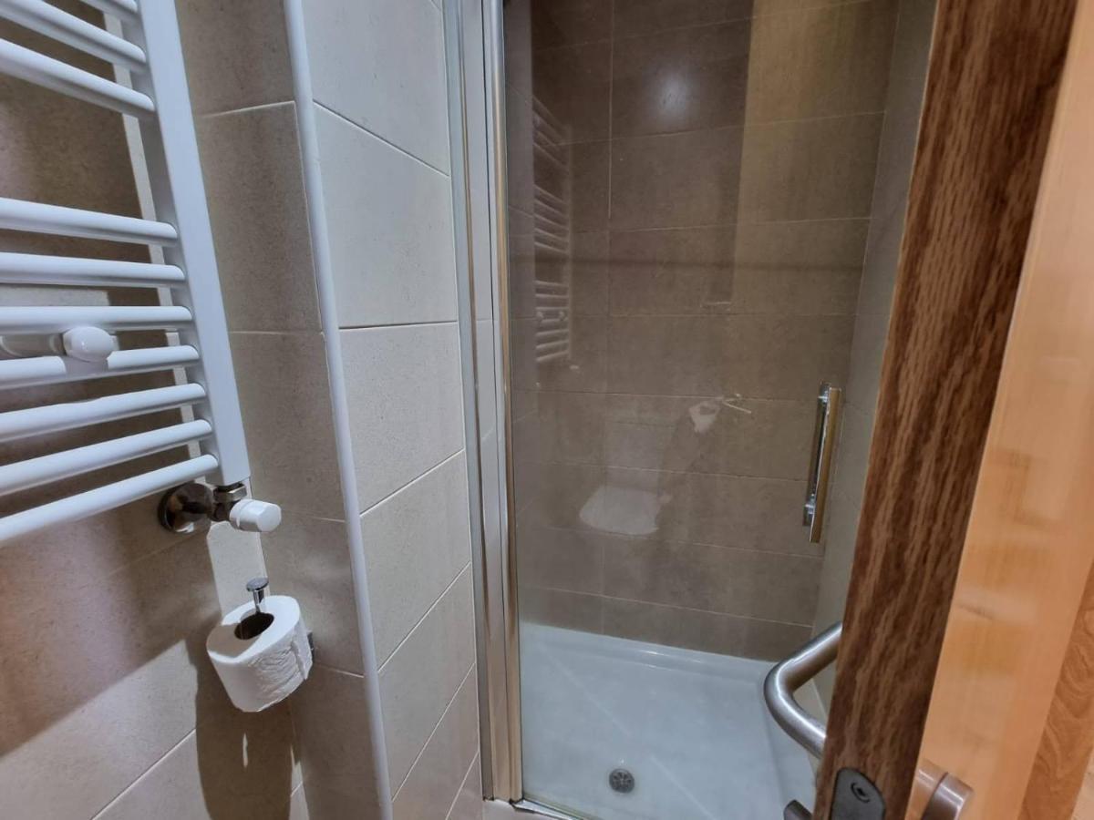 Vivienda de tres dormitorios en primera línea de playa Foz Exterior foto